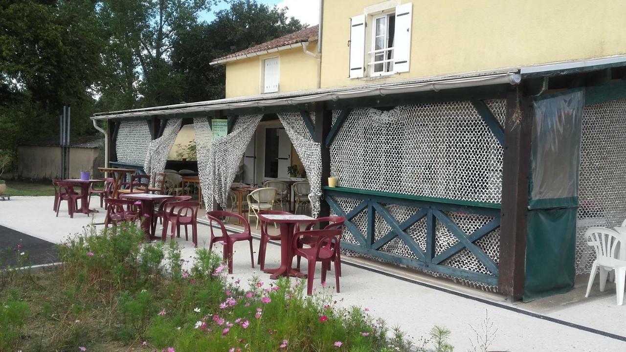 Auberge La Marchadaine Montrollet Eksteriør bilde